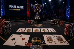 Poker Championship Final Hand Review 德州撲克冠軍最後一手示意圖,展示Heads Up最終對決與勝負決定瞬間