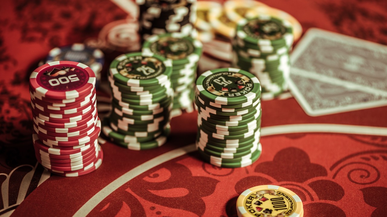 poker incomplete information decision uncertainty range EV strategy Texas Holdem analysis
