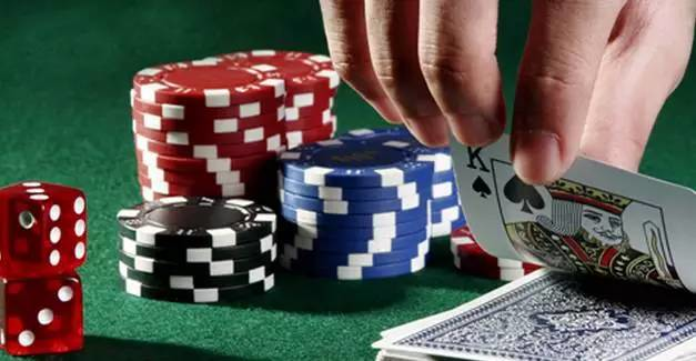 A diagram illustrating the Poker Position Strategy, showing the differences in position and advantage between BTN, CO, SB, and BB.