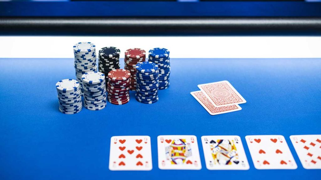 Chiến lược khi bỏ bài trong Poker: Sơ đồ minh họa các chiến lược khi bỏ bài trong Texas Hold'em, cho thấy cách đưa ra quyết định đúng đắn dựa trên phạm vi bài, vị trí trên bàn và tỷ lệ bỏ bài khi bạn bỏ bài.