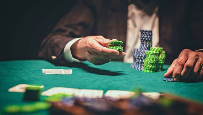 Poker Blocker Strategy 德州撲克阻擋牌策略示意圖，展示 Blocker 如何影響對手範圍、組合數與 Bluff 決策