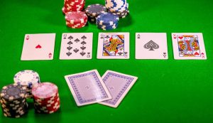 Poker River Strategy 德州撲克 River 策略示意圖,展示最後一街如何在價值下注與詐唬之間做出正確判斷