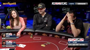 Phillip “P3” Hellmuth III 在《Hellmuth's Home Game》首手牌中以 QQ 對上 3Coin 的 A-7，輸掉 $13,425 底池。