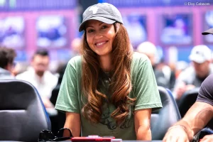 Trong một cuộc phỏng vấn ở Las Vegas, Shannon Elizabeth đã chia sẻ về thu nhập từ OnlyFans và sự nghiệp chơi poker của mình.
