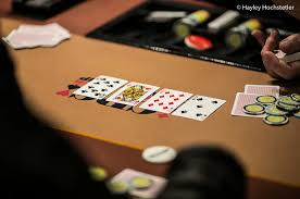 Poker turn strategy illustration showing how second barrels depend on turn cards, range interaction, and future river planning 德州撲克 Turn 策略示意圖，展示第二槍如何根據轉牌牌面、範圍與後續River計畫做出決策
