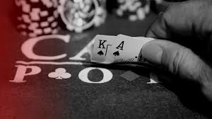 Poker Range Narrowing Strategy 主題示意圖，呈現德州撲克範圍收縮與手牌分析決策邏輯