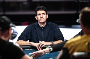 Liệu có người chơi poker nào đã phung phí toàn bộ 250.000 đô la tiền phí tham gia giải WSOP Super High Roller không?