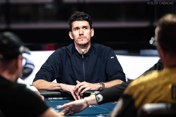 Liệu có người chơi poker nào đã phung phí toàn bộ 250.000 đô la tiền phí tham gia giải WSOP Super High Roller không?