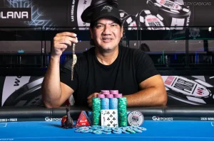 Juan Rodriguez giành chức vô địch giải WSOP Seniors High Roller với ca khúc "Beautiful Son"