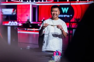 Yang Wang 在賽事 #5：$5,000 底池限注奧馬哈中單挑擊敗 Jesse Lonis