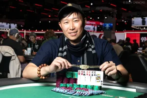 「這是巔峰」James Cheung 在 $1,500 梭哈賽中奪得首條 WSOP 金手鏈