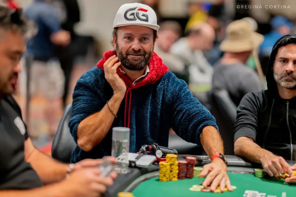 Daniel Negreanu tiến vào vòng 2 giải WSOP 25K PLO High Roller năm 2026.