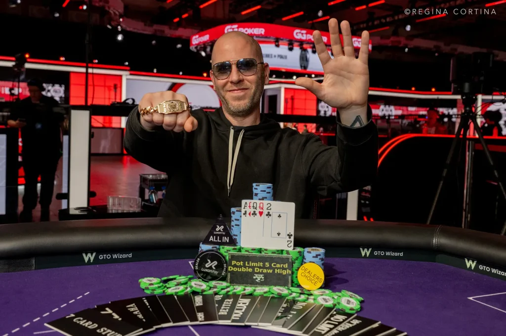 Jeff Madsen giành được chiếc vòng vàng WSOP thứ năm của mình.
