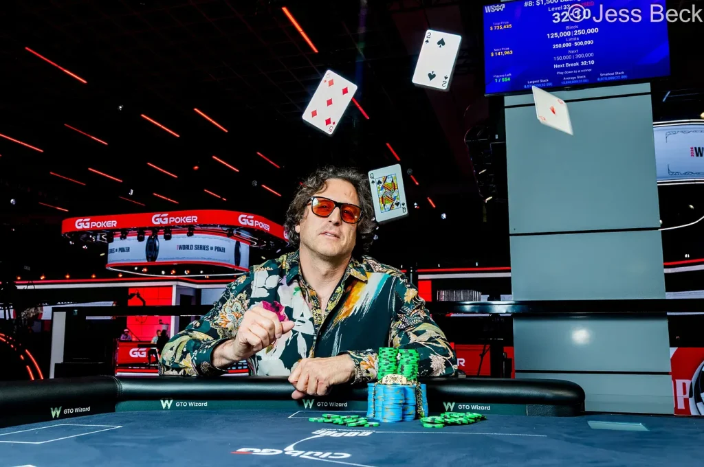 Michael Casella giành được chiếc vòng vàng WSOP đầu tiên trong sự nghiệp.