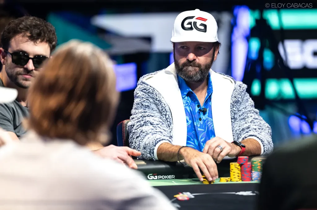 Daniel Negreanu đã tiến vào vòng bán kết của giải đấu WSOP $250,000 High Roller năm 2026.