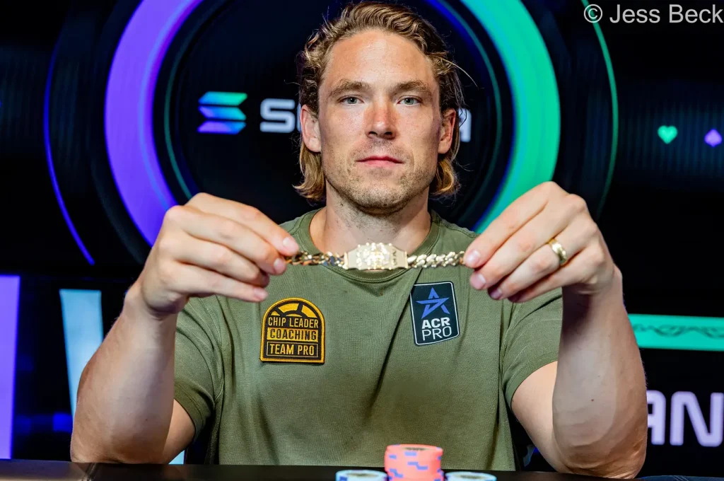 Alex Foxen giành chiến thắng tại Giải vô địch WSOP Super Turbo Bounty năm 2026.