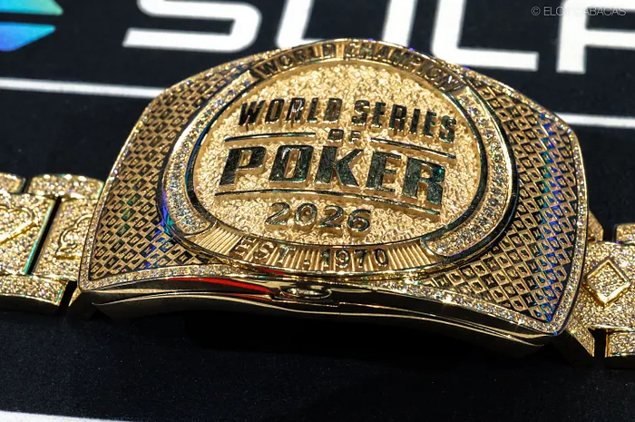 撲克玩家在 WSOP 主賽事早期以六高牌詐唬掉全部籌碼