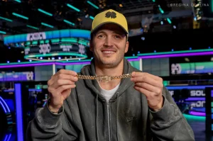 Ori Hasson奪2026 WSOP The Closer現場金手鍊