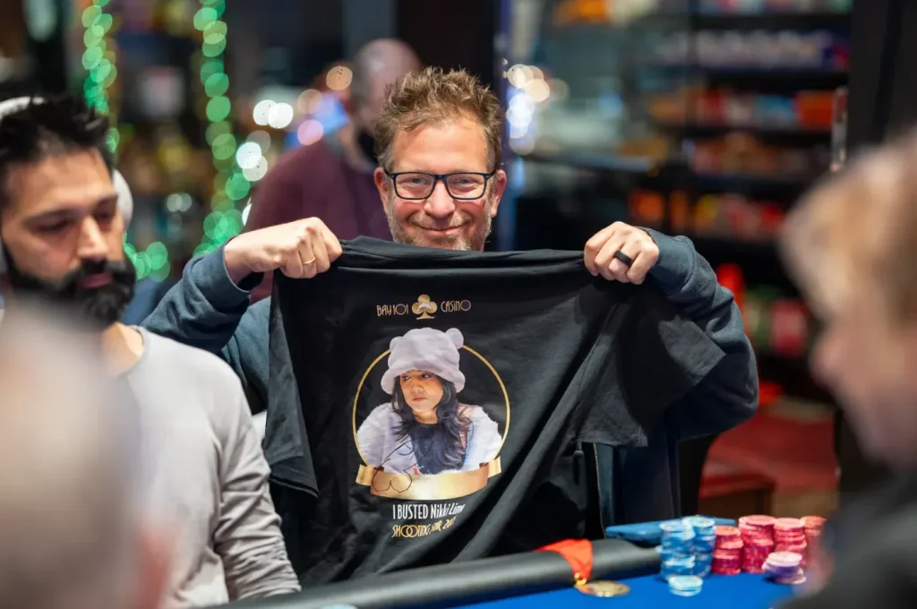 在WPT Bay 101 Shooting Star 锦标赛中淘汰扑克明星赢取赏金