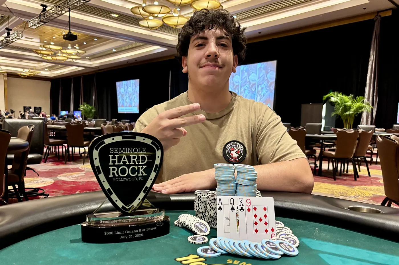 20歲手握兩條WSOP金手鍊，他會是撲克界的下一個巨星嗎？