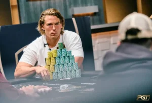 超級豪客碗XI這手唯一補牌讓Foxen夫婦損失多少？