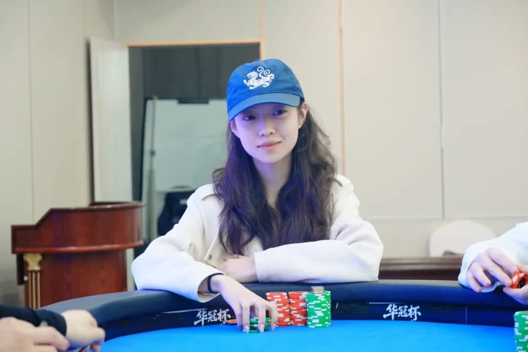 方欣妍夺得第四届華冠杯益陽站主赛冠军，成为赛事史上首位女子主赛冠军